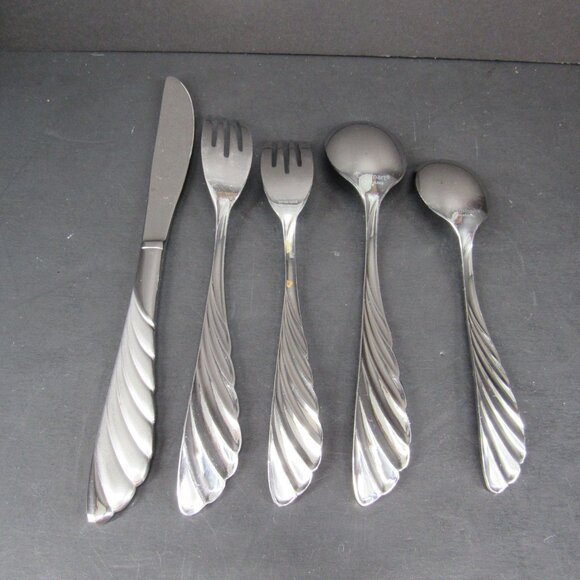 Cuisinart Stainless Frosted Feather Handle Flatware CP-01-LA43 Set of 5 Pieces - Picture 5 of 6